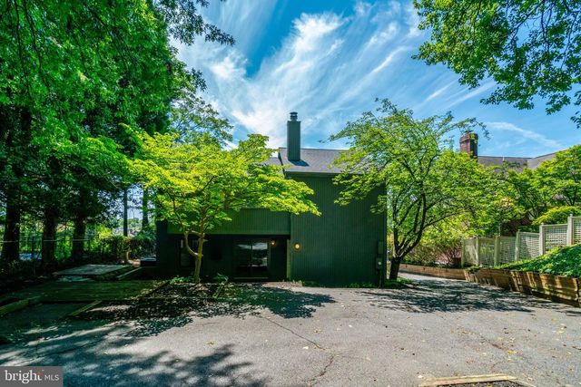 203 W GLENDALE AVE, Alexandria, VA 22301