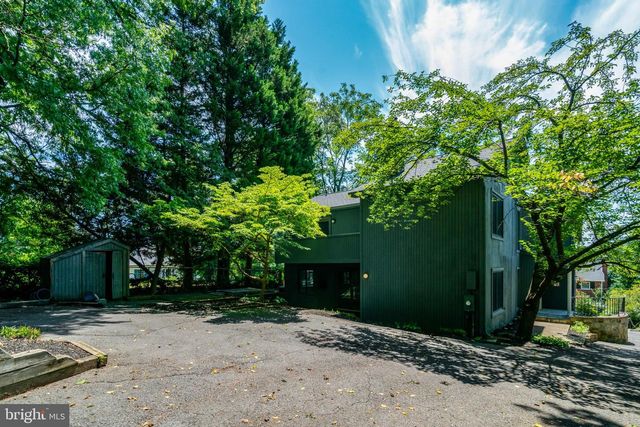 203 W GLENDALE AVE, Alexandria, VA 22301