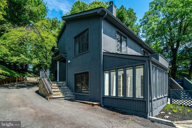203 W GLENDALE AVE, Alexandria, VA 22301