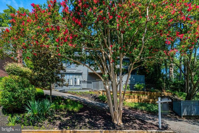 203 W GLENDALE AVE, Alexandria, VA 22301