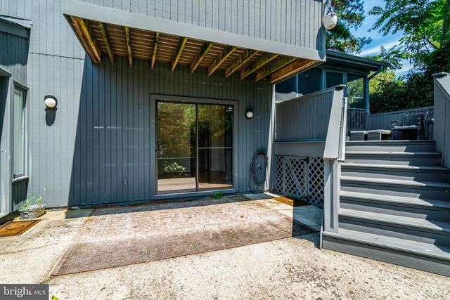 203 W GLENDALE AVE, Alexandria, VA 22301