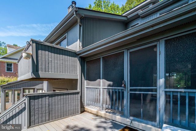 203 W GLENDALE AVE, Alexandria, VA 22301