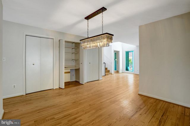 203 W GLENDALE AVE, Alexandria, VA 22301