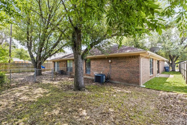 1706 W White Avenue 1704-1706, Mckinney, TX 75069