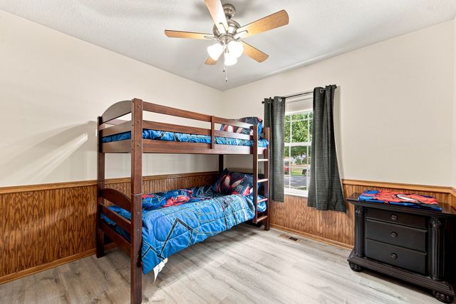 5610 NW 52nd Street, Johnston, IA 50131