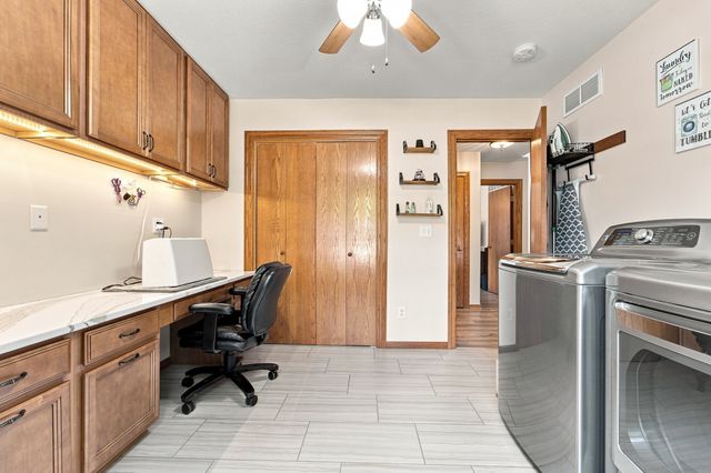 5610 NW 52nd Street, Johnston, IA 50131