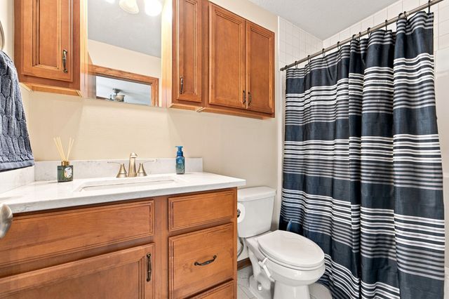 5610 NW 52nd Street, Johnston, IA 50131