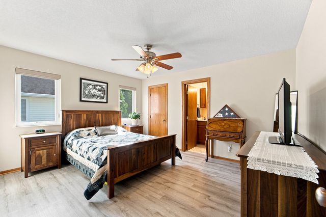 5610 NW 52nd Street, Johnston, IA 50131