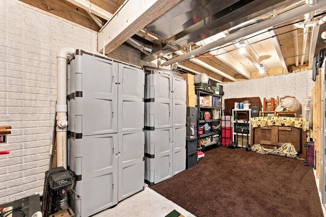 5610 NW 52nd Street, Johnston, IA 50131