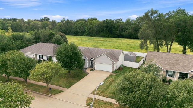 5610 NW 52nd Street, Johnston, IA 50131