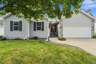 5610 NW 52nd Street, Johnston, IA 50131