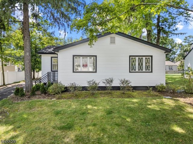 137 Myrtle Ave, Allendale Boro, NJ 07401