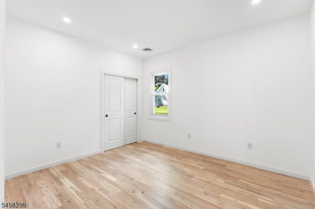 137 Myrtle Ave, Allendale Boro, NJ 07401