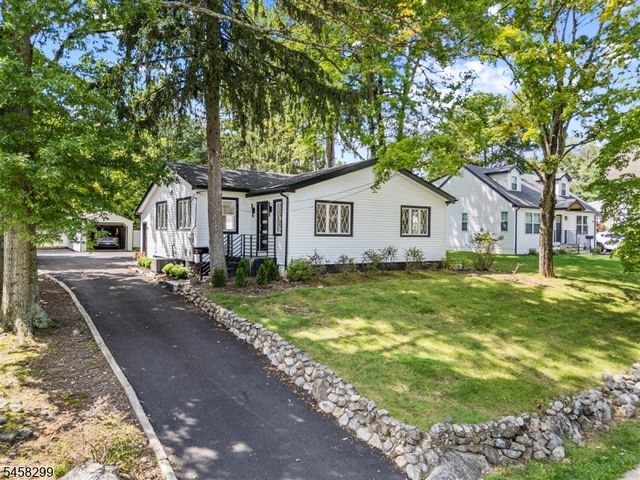 137 Myrtle Ave, Allendale Boro, NJ 07401