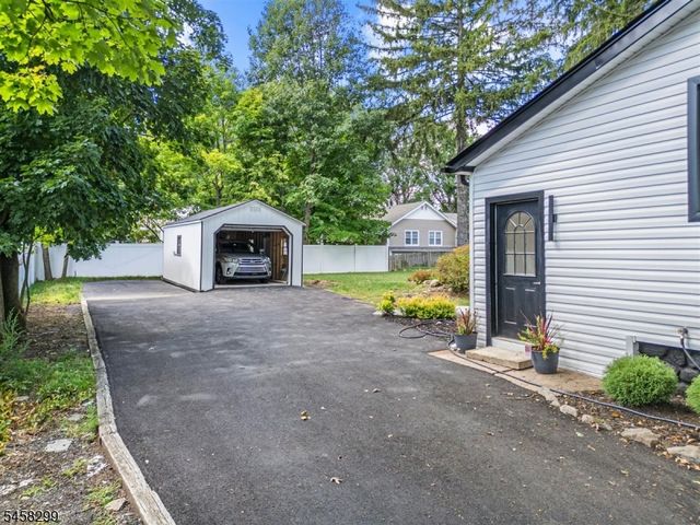 137 Myrtle Ave, Allendale Boro, NJ 07401