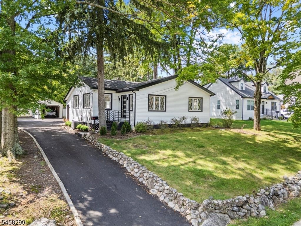 137 Myrtle Ave, Allendale Boro, NJ 07401 — photo 3