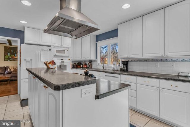 1761 TODD RD, Toms River, NJ 08755