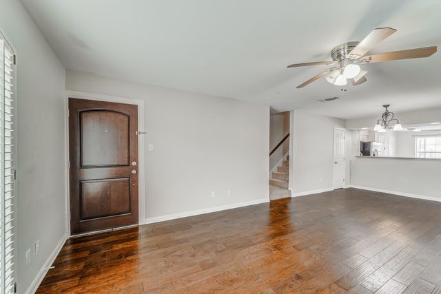 382 N Post Oak Lane 382, Houston, TX 77024