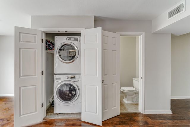 382 N Post Oak Lane 382, Houston, TX 77024