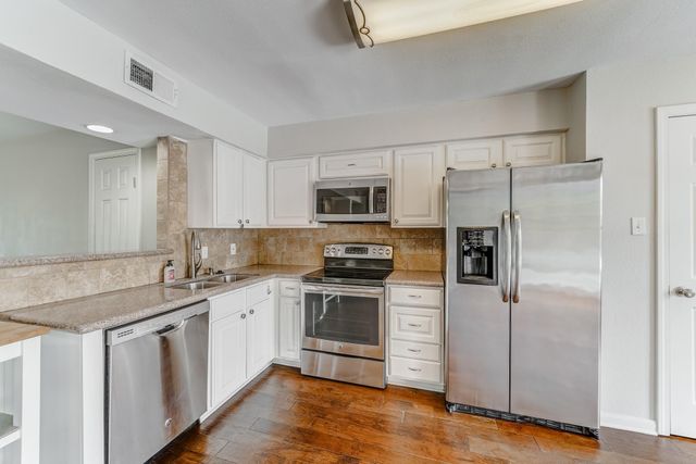 382 N Post Oak Lane 382, Houston, TX 77024