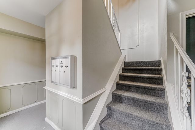 382 N Post Oak Lane 382, Houston, TX 77024