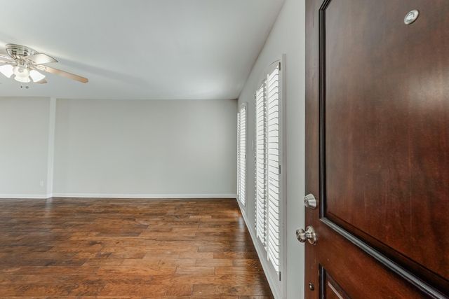 382 N Post Oak Lane 382, Houston, TX 77024