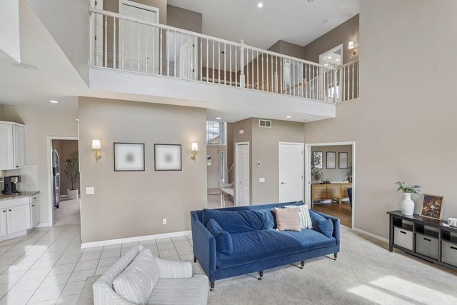 902 N Fairbrook Drive, Waunakee, WI 53597