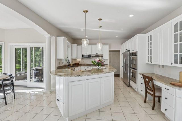 902 N Fairbrook Drive, Waunakee, WI 53597