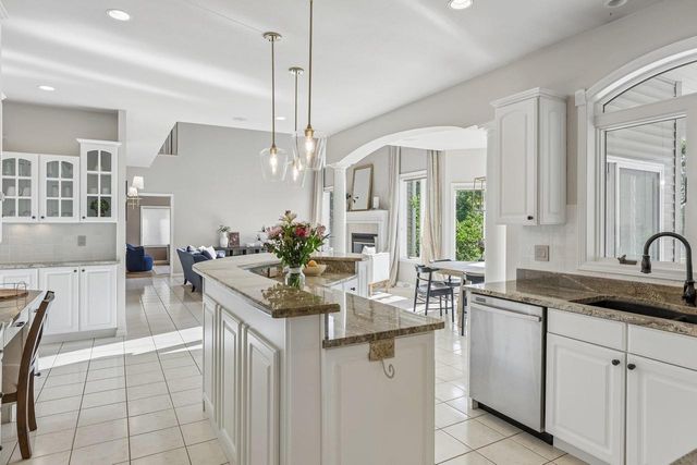 902 N Fairbrook Drive, Waunakee, WI 53597