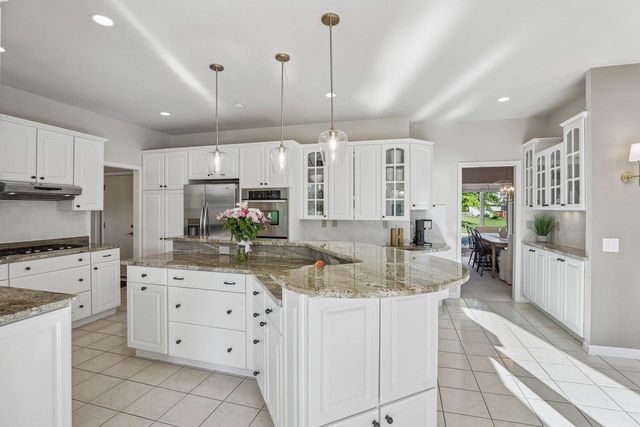 902 N Fairbrook Drive, Waunakee, WI 53597