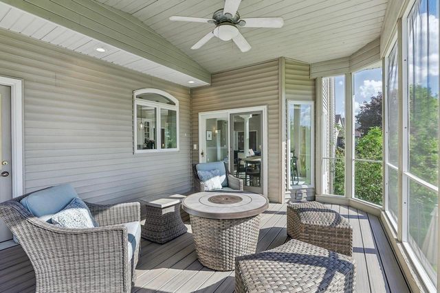 902 N Fairbrook Drive, Waunakee, WI 53597