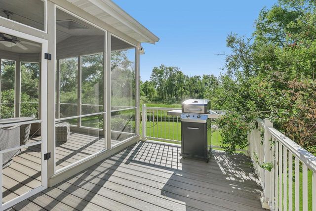 902 N Fairbrook Drive, Waunakee, WI 53597