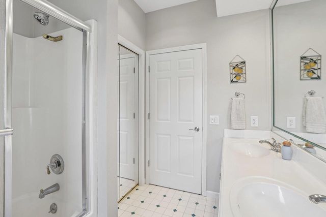902 N Fairbrook Drive, Waunakee, WI 53597