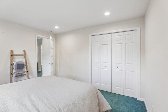 902 N Fairbrook Drive, Waunakee, WI 53597
