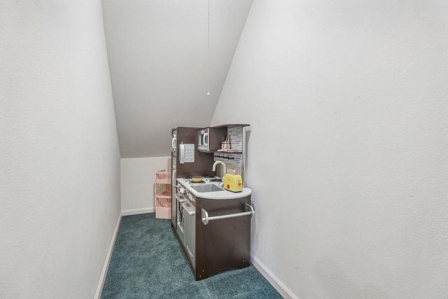 902 N Fairbrook Drive, Waunakee, WI 53597