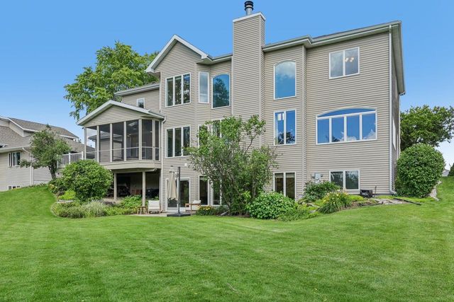 902 N Fairbrook Drive, Waunakee, WI 53597