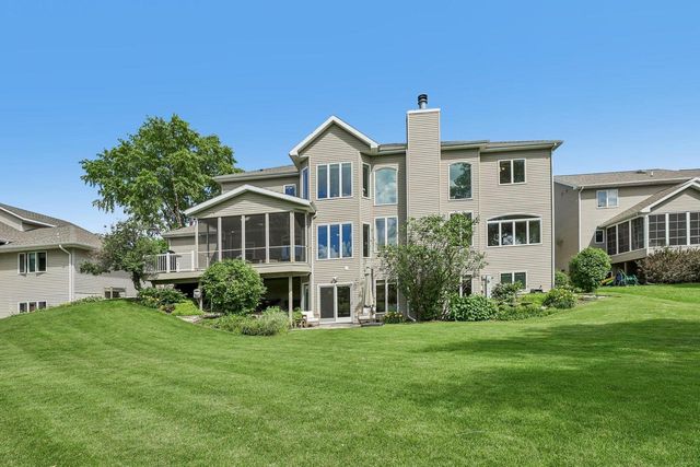 902 N Fairbrook Drive, Waunakee, WI 53597