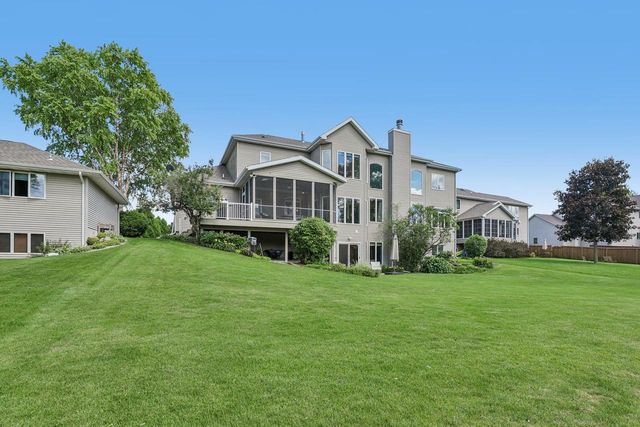 902 N Fairbrook Drive, Waunakee, WI 53597
