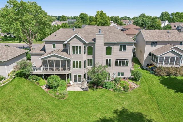 902 N Fairbrook Drive, Waunakee, WI 53597