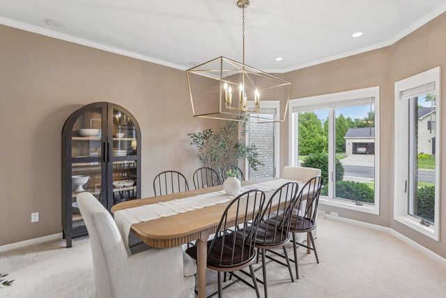 902 N Fairbrook Drive, Waunakee, WI 53597