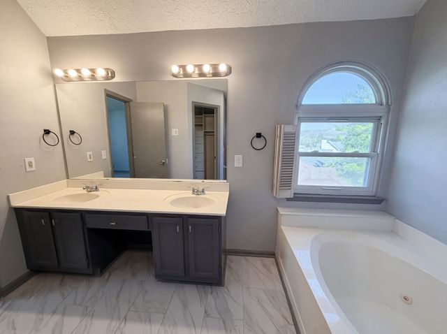 2976 Claymille Blvd, Nashville, TN 37207