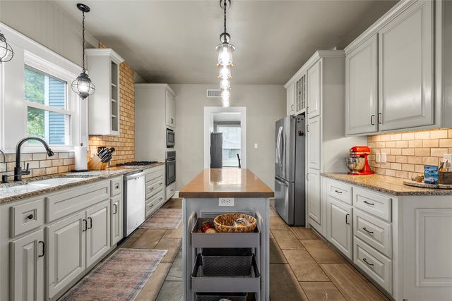 2326 Parrott Avenue, Waco, TX 76707