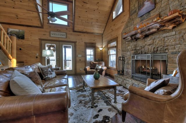 840 Deer Crest Road, Blue Ridge, GA 30513