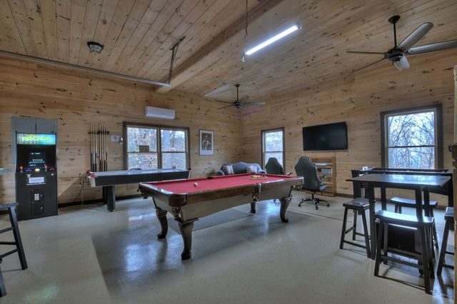 840 Deer Crest Road, Blue Ridge, GA 30513