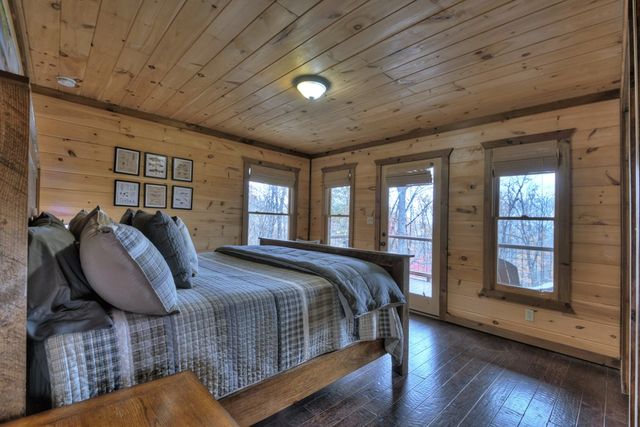 840 Deer Crest Road, Blue Ridge, GA 30513
