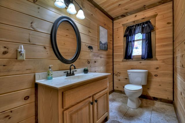 840 Deer Crest Road, Blue Ridge, GA 30513