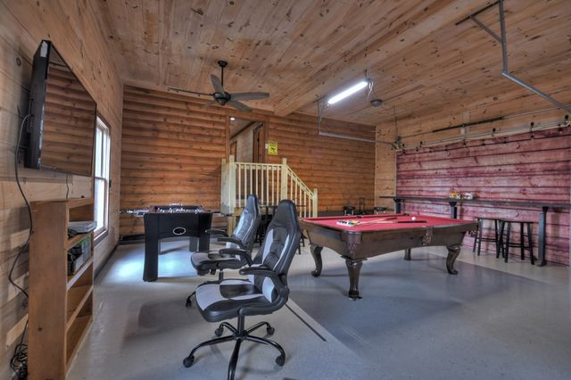 840 Deer Crest Road, Blue Ridge, GA 30513