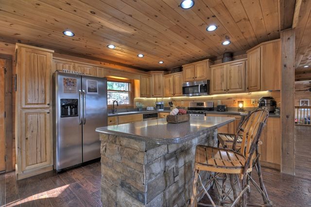 840 Deer Crest Road, Blue Ridge, GA 30513