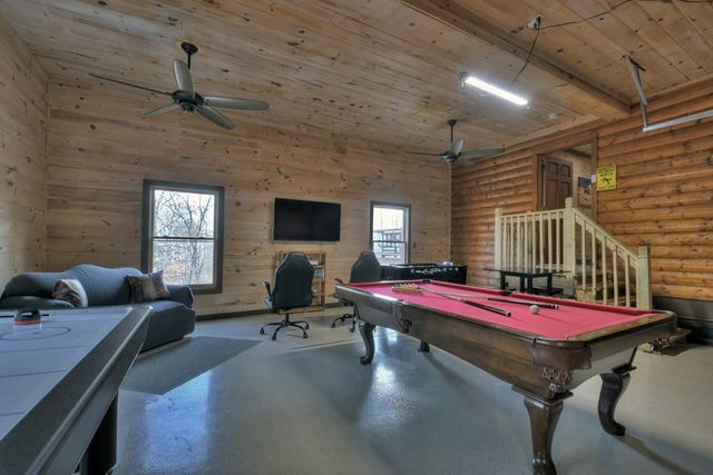 840 Deer Crest Road, Blue Ridge, GA 30513