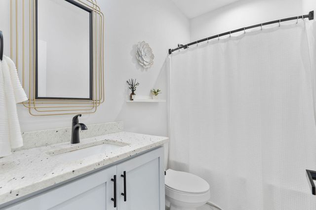 204 N Blarney Court, Nixa, MO 65714